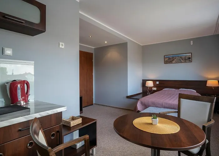 Luka Πανσιόν 3*